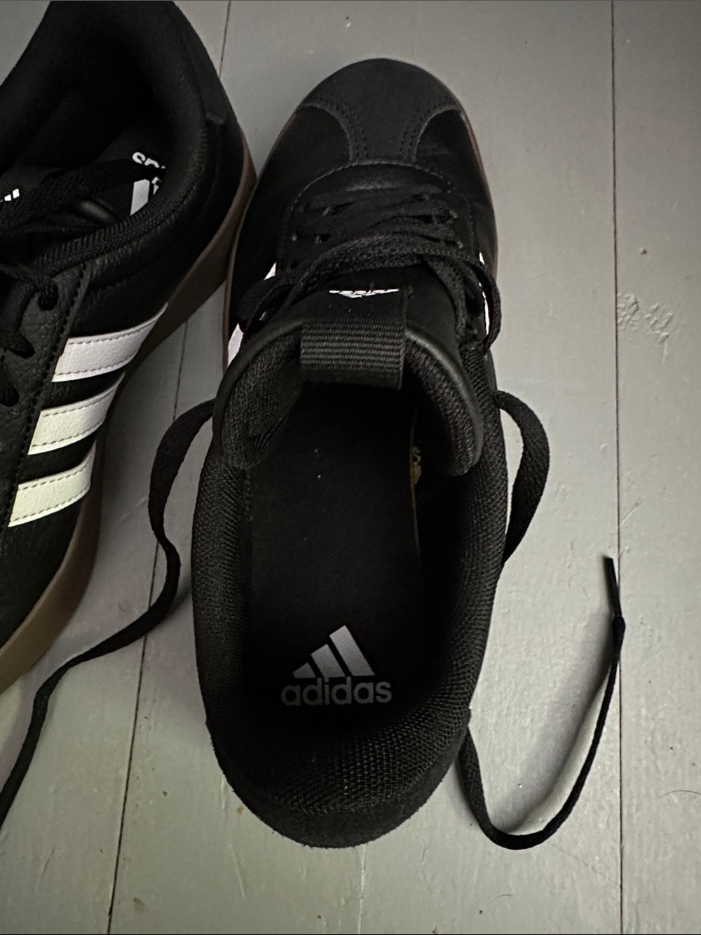 adidas women’s sz 7 Black Sneakers with White Three-Stripes - Picture 4 of 10
